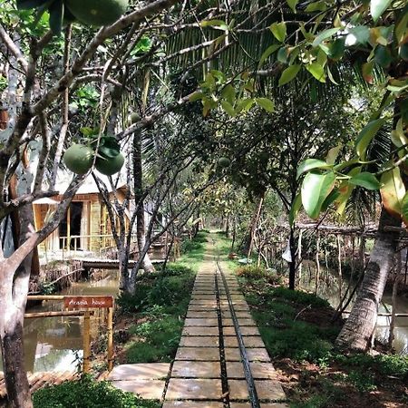 Hide Away Bungalows In Ben Tre City Buitenkant foto