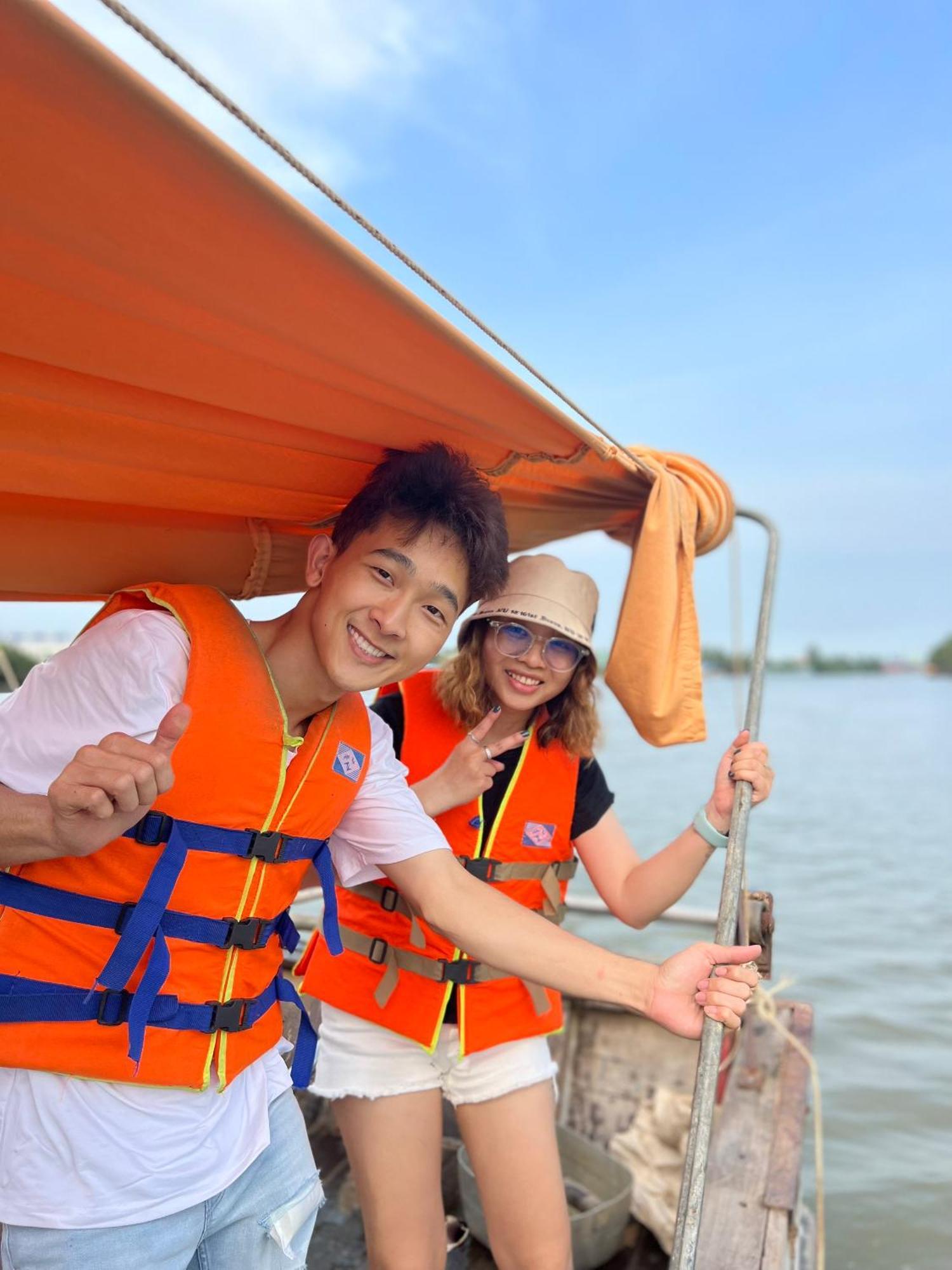 Hide Away Bungalows In Ben Tre City Buitenkant foto