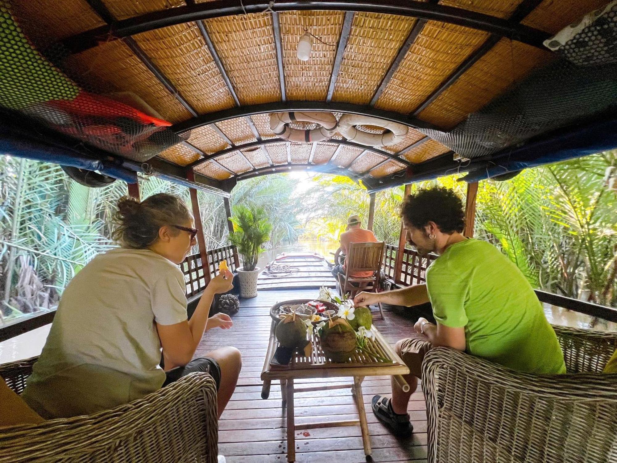 Hide Away Bungalows In Ben Tre City Buitenkant foto