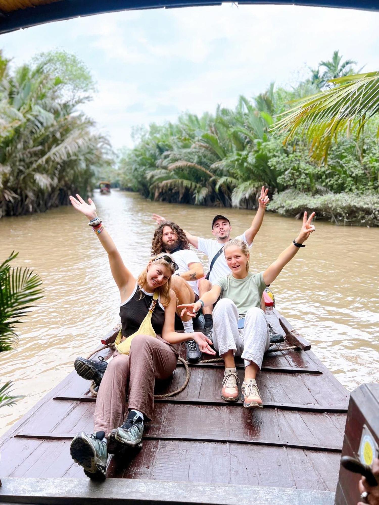 Hide Away Bungalows In Ben Tre City Buitenkant foto